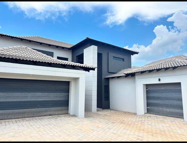 5 BEDROOM HOUSE FOR SALE IN SAVANNAH COUNTRY ESTATE